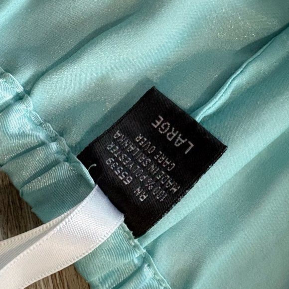 Jones New York Women’s Blue Sleeveless Pajama Top & Pant Set Size Large Satin - Picture 8 of 10